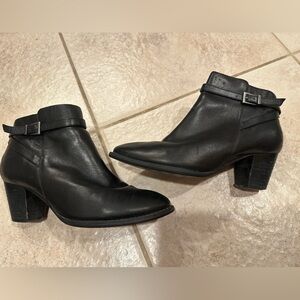 Vionic Leather Booties